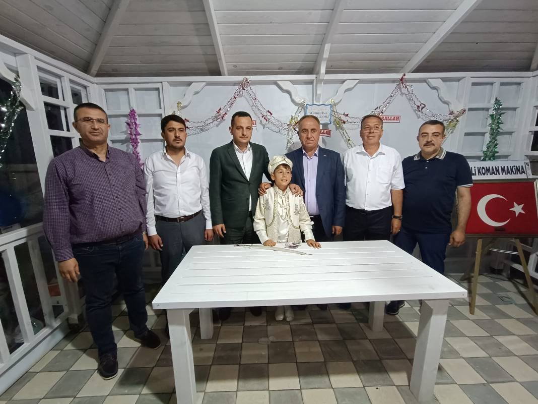 Öztürk ailesinde sünnet mutluluğu 1